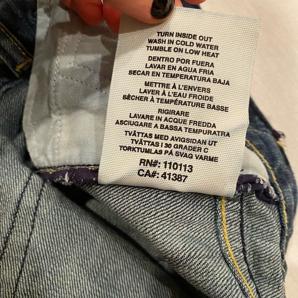 Rock & Republic ‘CHRISSY Chraw’ crop jeans / capris; “Cut #: 3105” - Picture 5 of 10